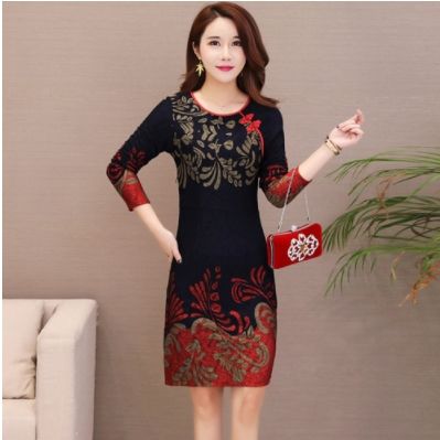 马上中秋了!婆婆把小脚裤全扔了，换上新款素雅裙，贵气美上添嫩