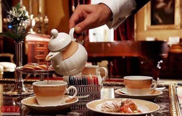 美国游客迷惑：这东西这么贵中国却每家都有，真的是太有钱了