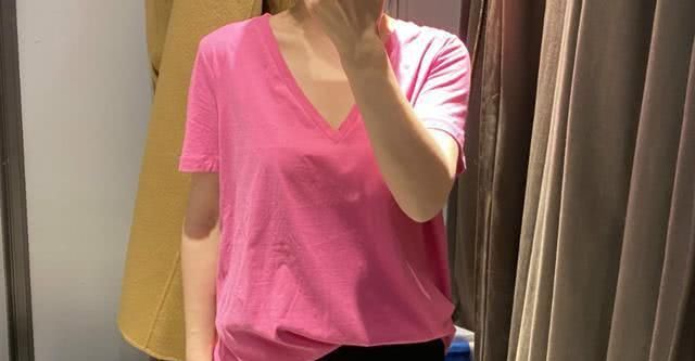  #再搭配一双#趁打折季赶紧入手，物美价廉的zara，简单的T恤也能穿出高级感