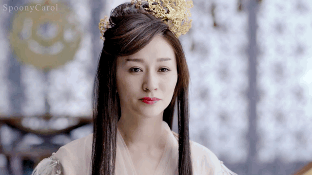  #同龄人#李小冉哪像李沁妈？与90后同框cp感超足，优越美貌彰显不俗年轻态