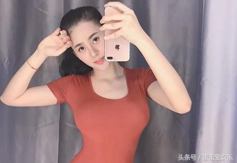 美女私教身材好，真实体重达120，自嘲穿衣费布料！
