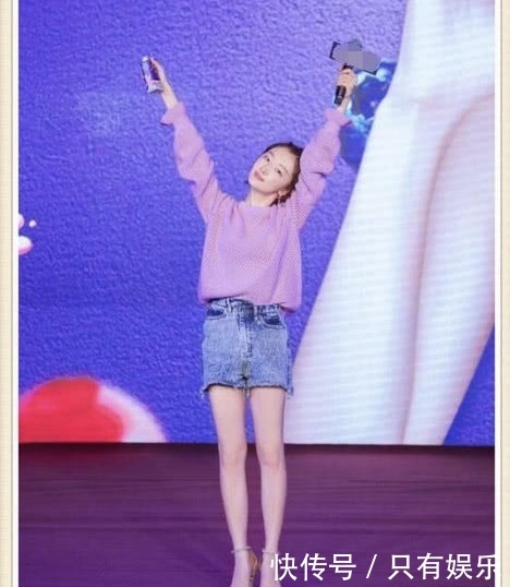 当周冬雨和陈乔恩同穿一件衣服，终于见识了高级脸和网红脸的差距