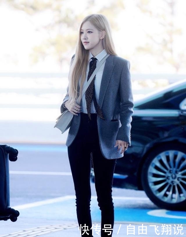  来看看@早春没有衣服穿？衬衫“一衣多穿”的穿搭指南，经典简约又优雅