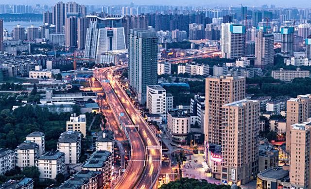 中国最争气的省会城市，曾经被人瞧不起，如今却逆袭成新一线！