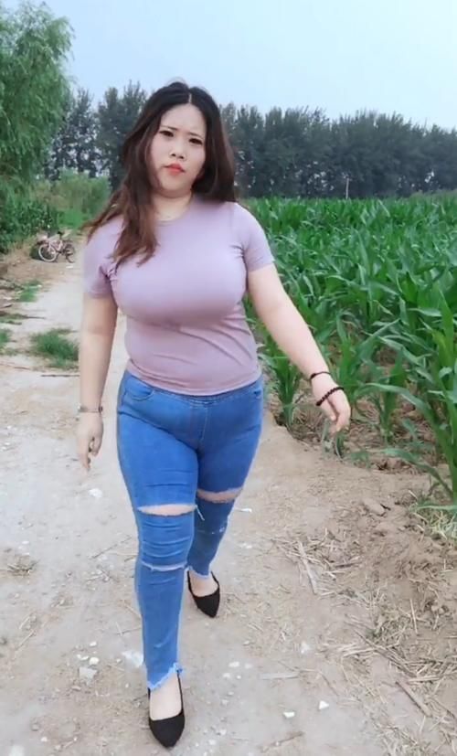 # 感觉#被你穿出紧身裤的感觉，大码牛仔裤