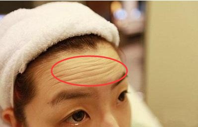 一个女人是不是美女，关键这个部位要“露”出来