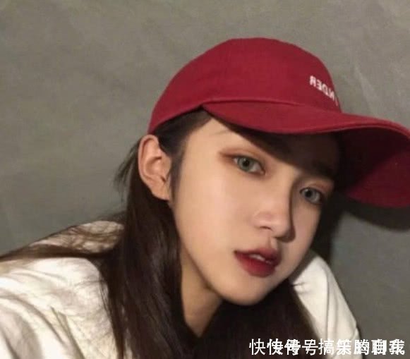  小编：“素颜”好看的女生，一般有这“3个习惯”，网友：难怪我没人追