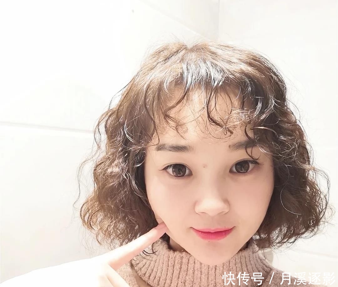 『会显得整』40岁的女人少做几种发型,自以为很时髦,实际老气还很伤头发!