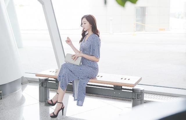 人像摄影：选择合适的拍摄风格，展现出模特的成熟风韵