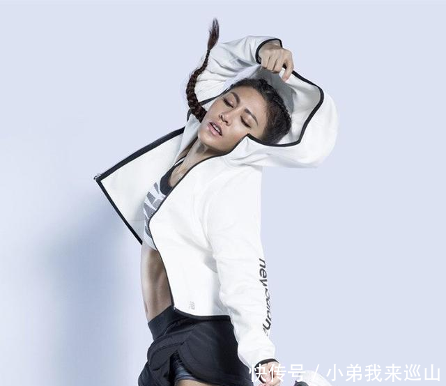 她曾在《好声音》中遭淘汰，如今逆袭成女歌王，气质独特有个性！