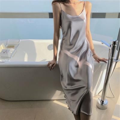 吊带裙:炸出气场两米八,所谓性感也是一门艺术