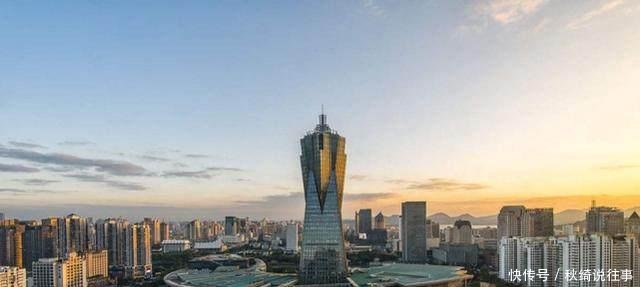 江苏与浙江两省的综合实力与人均生活水平分别是哪个省高