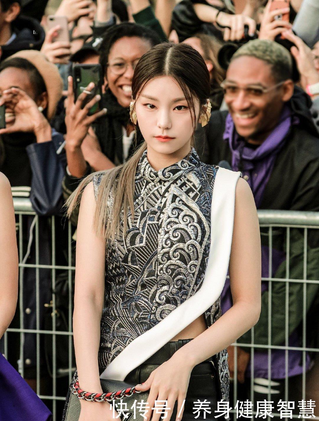 「皮裤」黄礼志出席大牌活动上不了台面死亡皮裤穿出高级感,还是太年轻