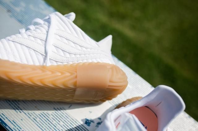 当下最风靡的足球主题！全新鞋款 adidas Sobakov 现已发售