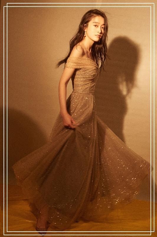 当21岁张雪迎撞衫29岁baby，网友:才知道气质和少女感哪个更重要