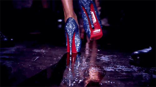 多厉害?丨Queen S说她睡觉也想枕着这双鞋子