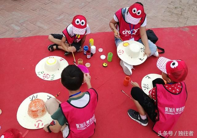 草帽小哥阿妹，新时尚的绘就者