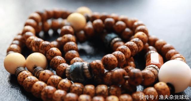  『手串』玩包浆，这六种手串最美！没玩过别说你是文玩人