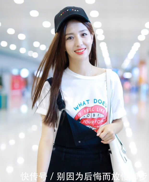 佟丽娅为新戏接长发，秒变18岁美少女，换了发型堪比整容