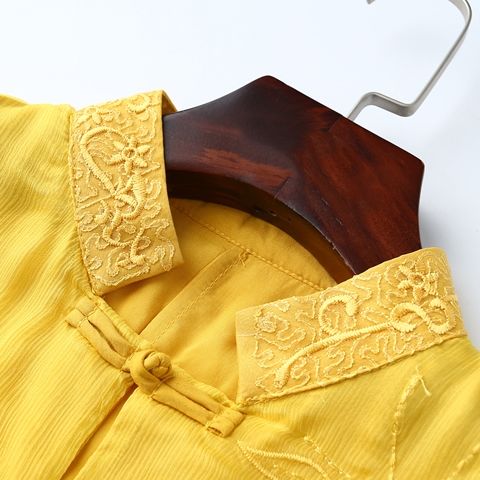 任何年龄段的女人穿上旗袍，都惊艳得让人挪不开眼，美到炸