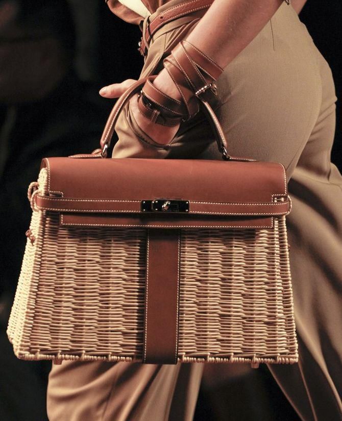  【人人】Nancy说大牌 |为什么人人都爱爱马仕Hermès?_新浪看点