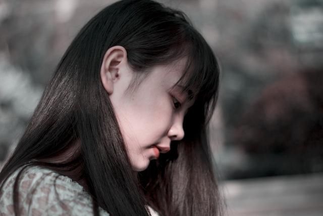 故事：她被人陷害，他们掌握把柄去找造谣者，造谣者承认造谣