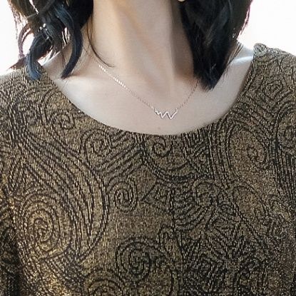 中老年人超爱穿这种“秋裙”，优雅大气，美的温暖动人