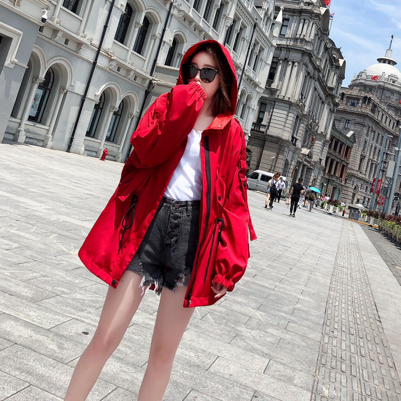 难怪我姨把防晒衣扔了!今秋新出的风衣+小脚裤太美了，一买5件