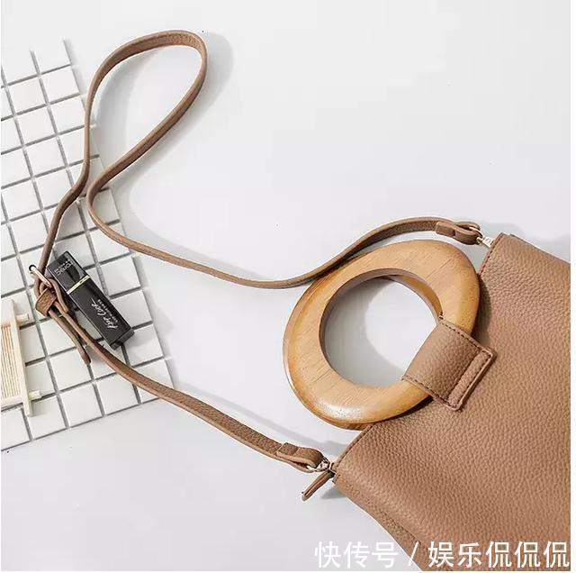  【款包包】精致时髦的包包也是凹造型神器，整体造型加分不少