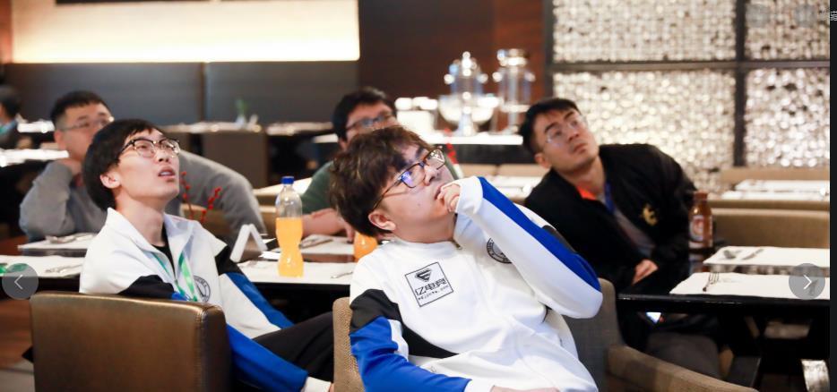  「选人」DOTA2OB内战激烈，选人阶段三大C化身赠品马，白给都没人要！