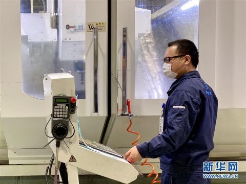  接触：不接触服务 产业链激活——哈尔滨平房区科学推动复工复产见闻