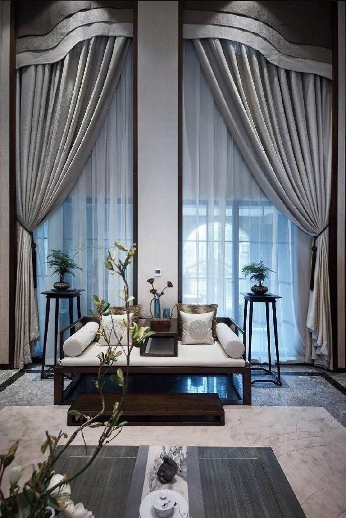 「明快」宁静的褐灰、儒雅的卡其、明快的皇室蓝和内敛的豆沙绿,共同诠释...