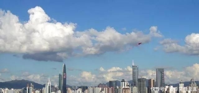  #GDP#目前我国十六座GDP超1万亿元的城市中，哪座城市的地均GDP