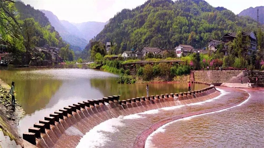 四川“最美”古镇,不输凤凰古城,不收门票却鲜为人知