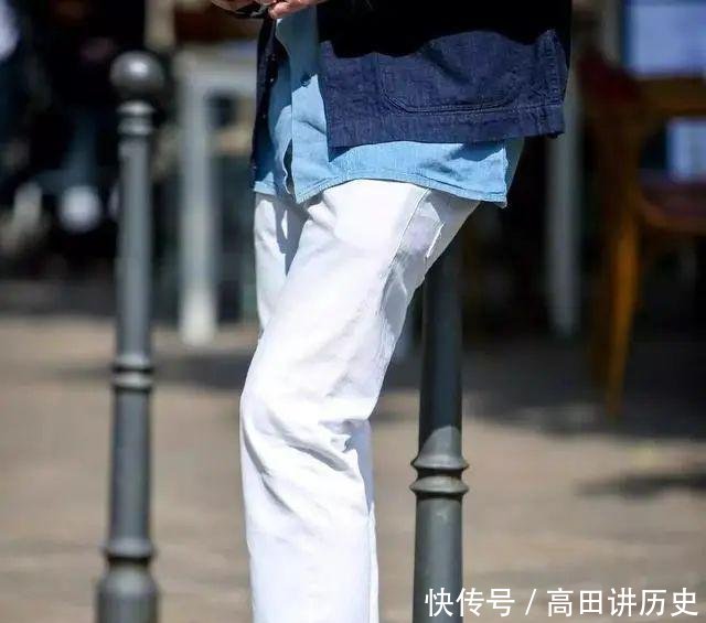  牛仔裤搭：能穿好白色裤子的男人，魅力都不会差！这样穿造型优雅时髦