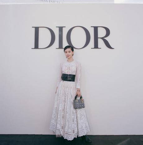 王子文的发型已经够丑了，下眼线还这么另类，网友：来搞笑的吧！