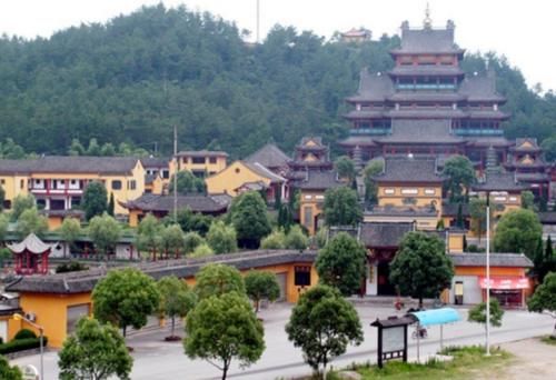 浙江香火很旺盛的一座寺庙，当地人都很喜欢去，就在金华