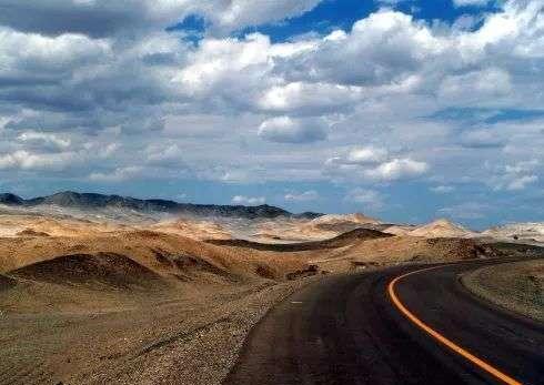 新疆捡石头最美季节又到了，教你在16个不同的地方捡石头！