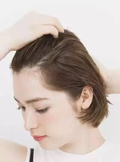 扎头发真的有那么难吗？你试试这个，再也不想披头散发