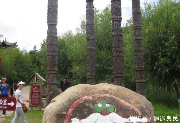 云南最“独特”的村庄：女人赚钱养家，男人可以什么都不干？