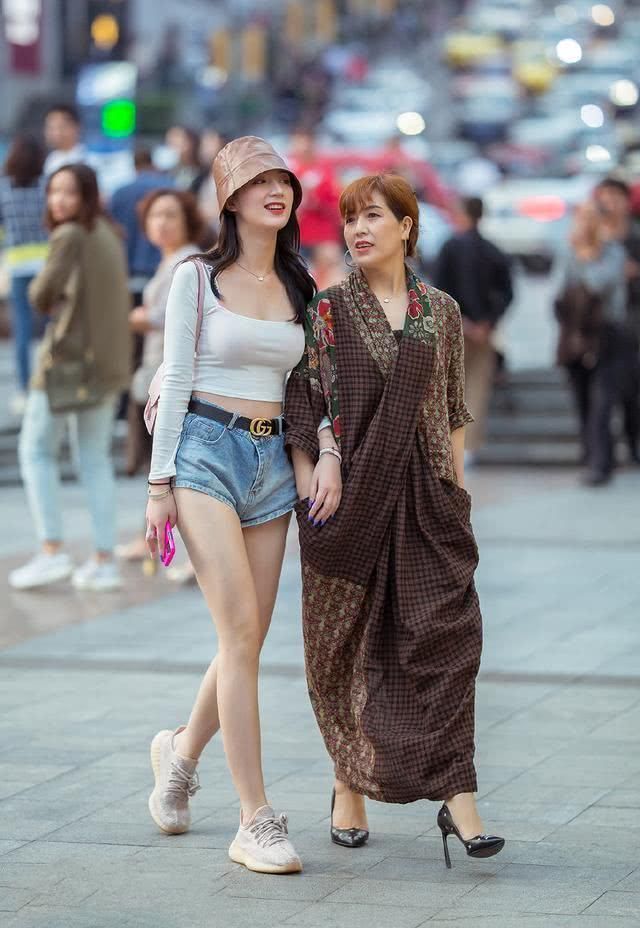  气质@女人三十一枝花，靠颜值还是靠气质这几款穿搭让你满屏少女感