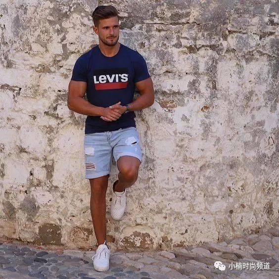 男士穿搭干货：你的夏季裤款里还要加上一件质感牛仔短裤