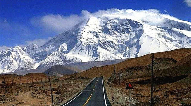  「堪称」堪称世界第8大奇迹，海拔5500米处建公路，3万人花20年