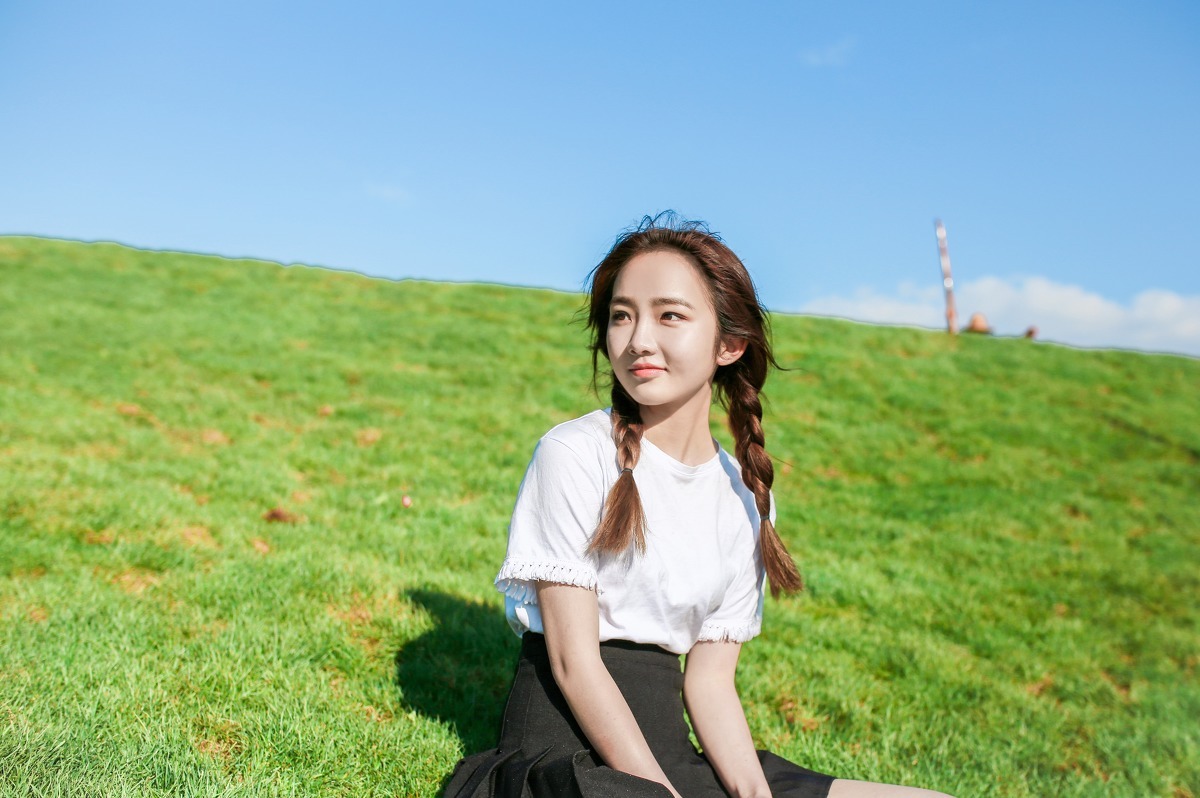 素颜马尾辫清纯女孩写真