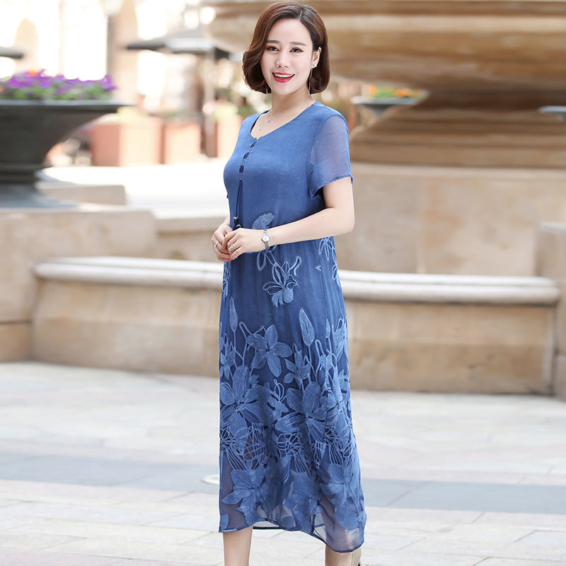 我知道我50岁，女儿送的高雅裙，随便穿就很迷人，重点是显瘦美