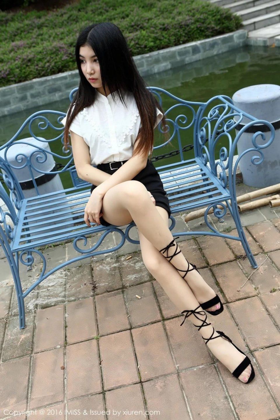 街拍丝袜美腿长发模特