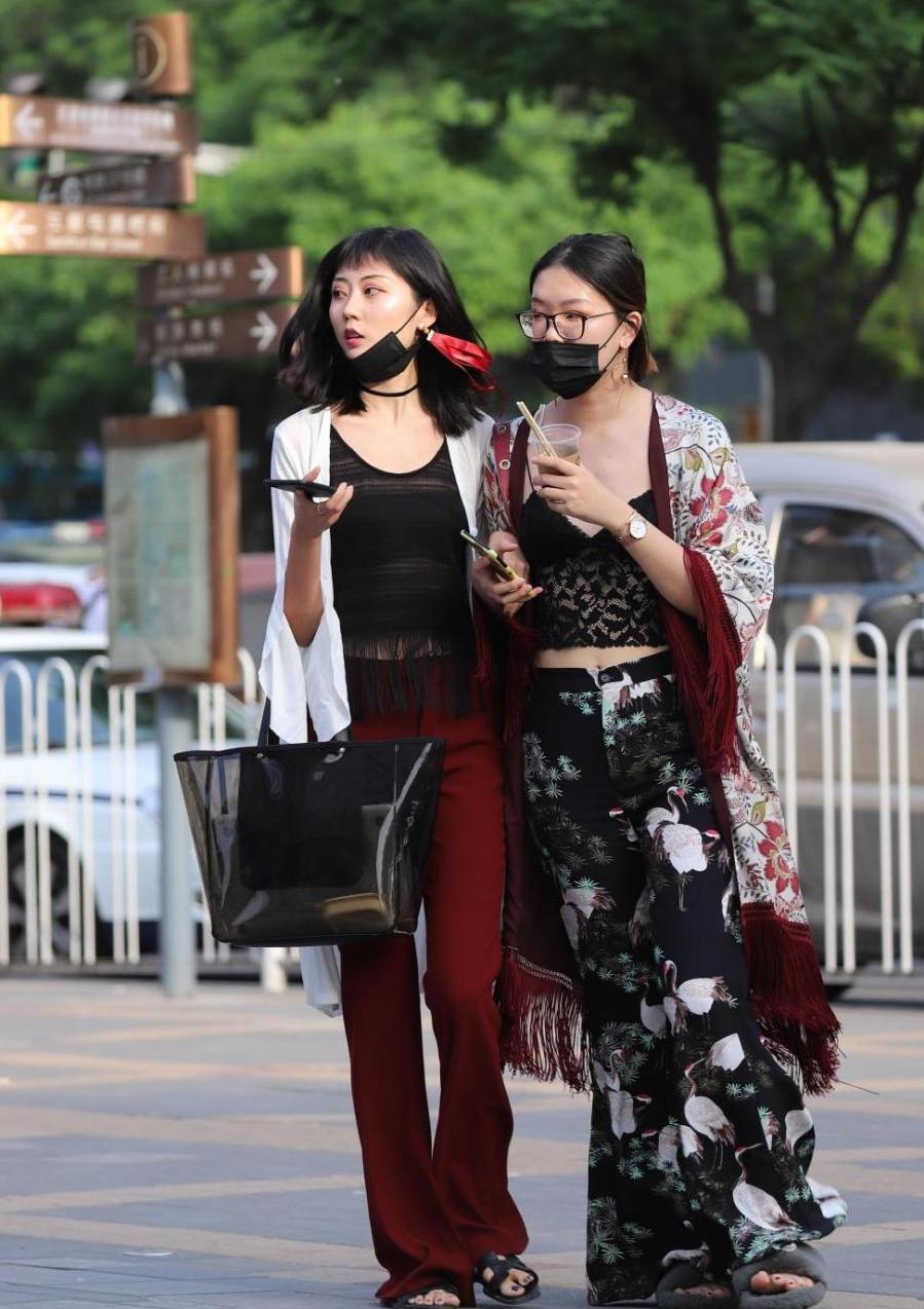 三里屯的随手拍, 不同的类型的女孩, 展现不同的美与青春