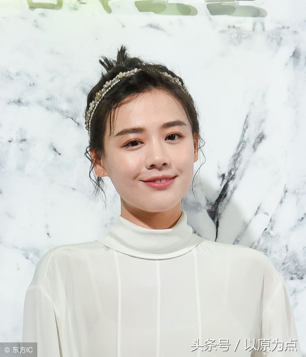 刚刚分手上了热搜的她，这么快就有了新男友，男方却否认恋爱传闻