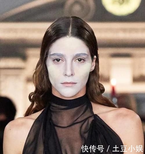 #伦敦时装周Richard#时装粥|在伦敦,好好做个“人”似乎都很难