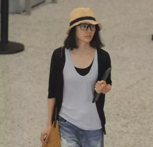 不涂口红的女星长得可能还没你好看！只有小S没什么差